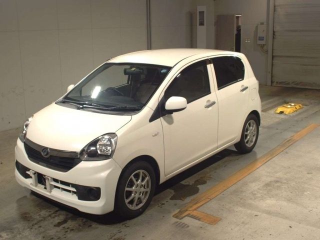 3781 DAIHATSU MIRA E S LA300S 2016 г. (TAA Kyushu)